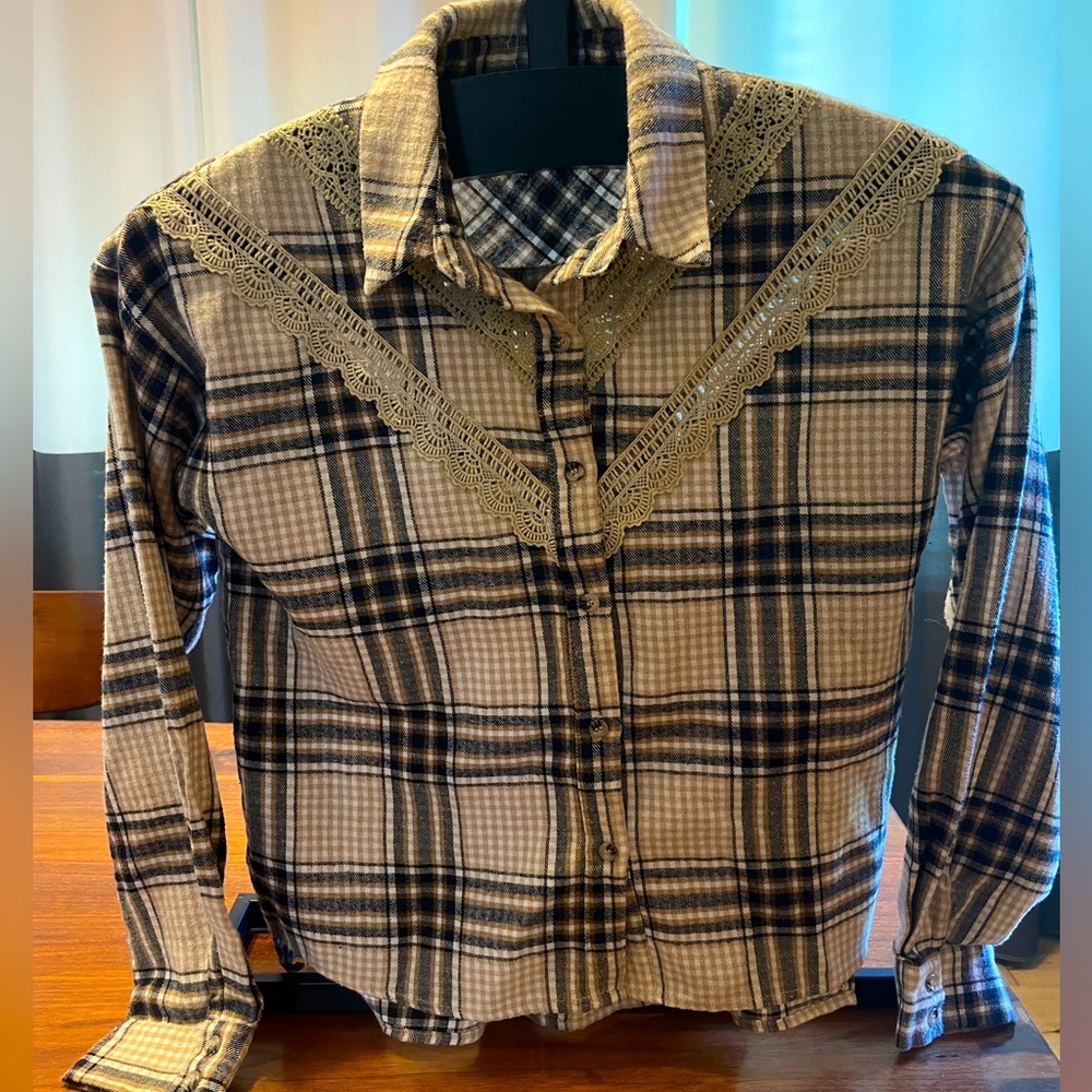 Western style plaid shirt lace accent